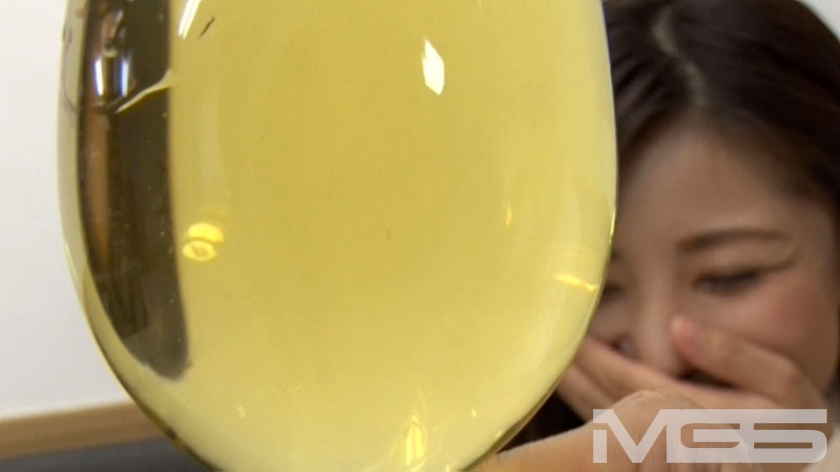 素人娘のオシッコ飲んじゃいました！ 2  パッケージ