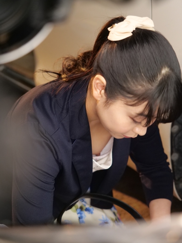 放尿を見られた女性教員の生まれて初めてのイキっぱなしSEX 大浦真奈美 星あめり 皆野あい  パッケージ