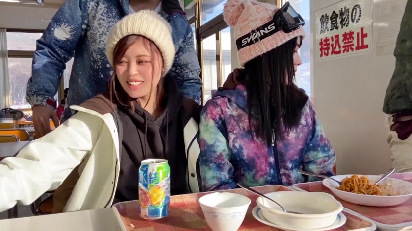 ゲレンデでナンパしたJDは性欲MAXの絶倫セックスモンスター！アへ顔を晒しながら絶叫アクメでイキまくるドスケベ娘の中出しま〇こをデカマラで追撃！！  パッケージ