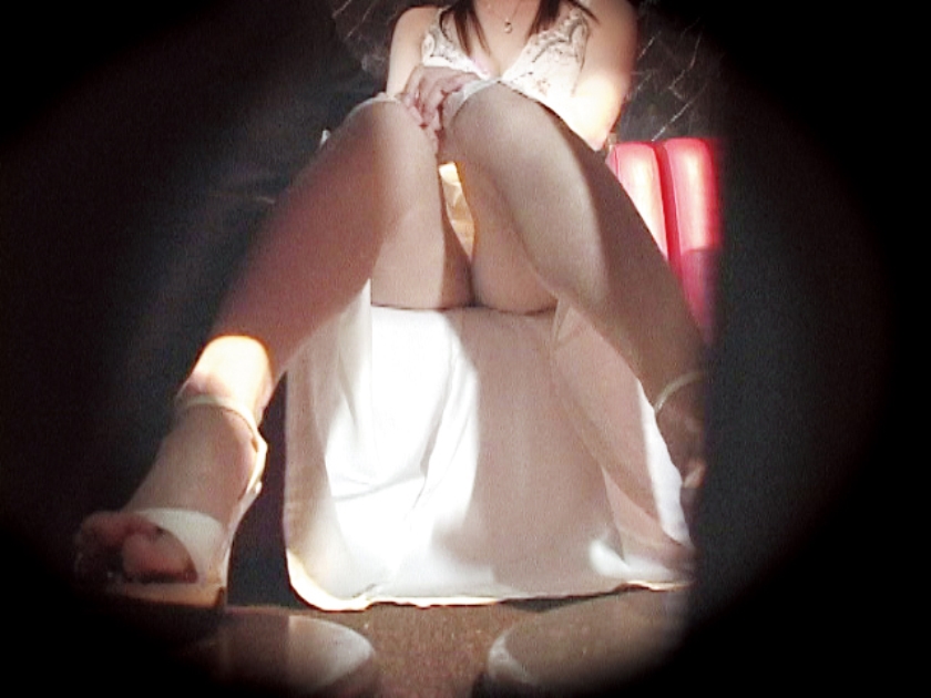 【閲覧注意】インターネットで出回らない盗撮大全集 5  パッケージ