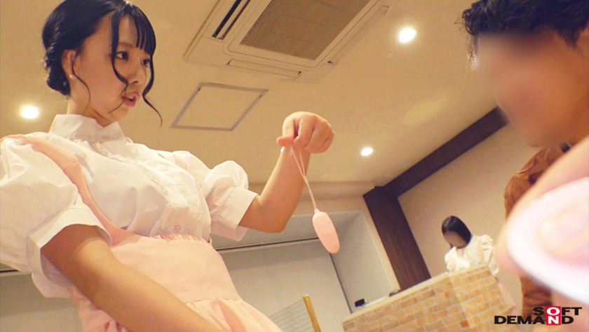 リモバイつけて接客してみませんか？ファミレスで働くウブで大人しい店員【ことの(21)Fカップ】がバイト中にお漏らしイキ！チャレンジ終了もムラムラが収まらず欲しがりマ●コにチ●ポヌルズボ激ピストン！  パッケージ