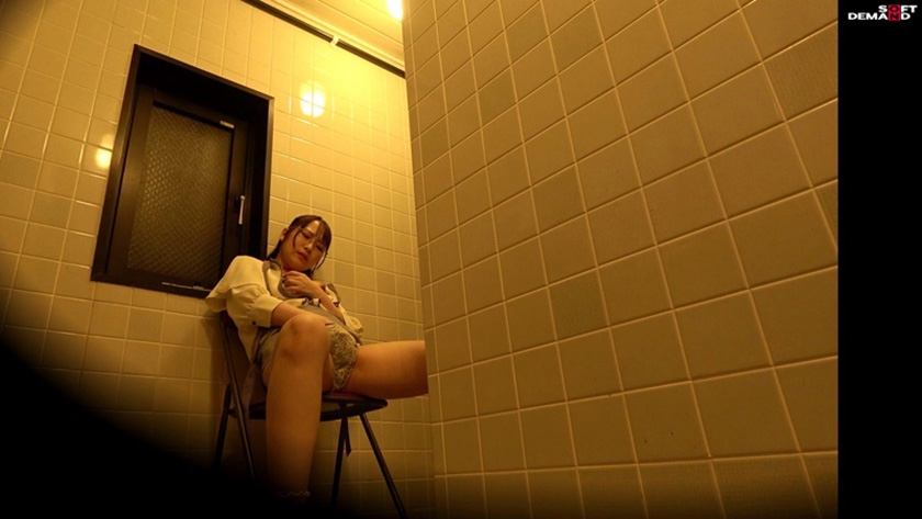 SOD女子社員10名 業務時間内声ガマンオナニー報告3 SOD社内隠しカメラが捕えた業務中オナニー 2画面見比べておシコり下さい  パッケージ