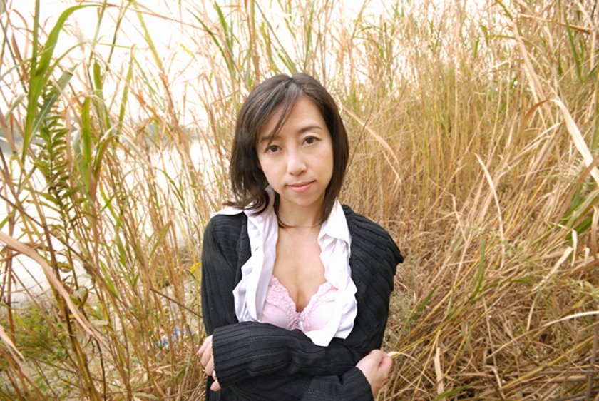 【BBA】工事中の現場に落ちてる濡れたエロ本みたいに夕飯の準備中なのに火照ってしまったむっちり熟女たち  パッケージ