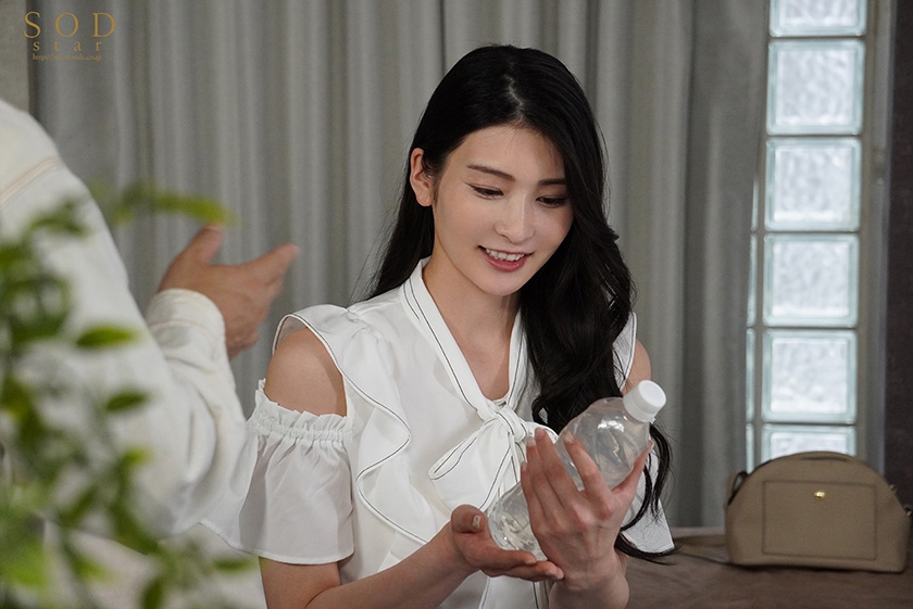 即ハメ即お漏らし！突撃追撃失禁ピストン！！いきなり聖水放尿おしっこ我慢デート 本庄鈴  パッケージ