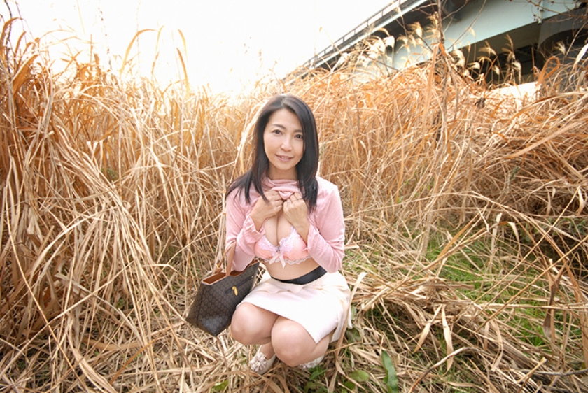 【BBA】工事中の現場に落ちてる濡れたエロ本みたいに夕飯の準備中なのに火照ってしまったむっちり熟女たち  パッケージ