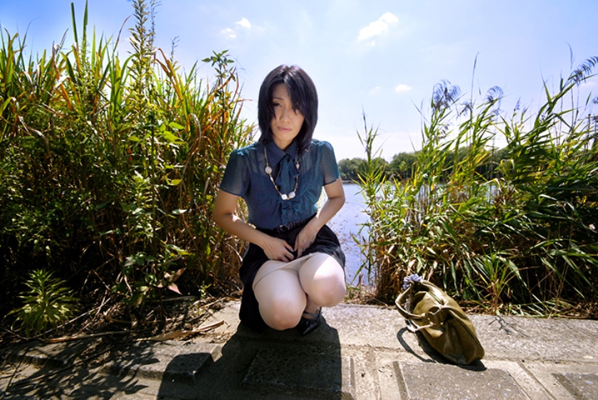 【BBA】工事中の現場に落ちてる濡れたエロ本みたいに夕飯の準備中なのに火照ってしまったむっちり熟女たち  パッケージ