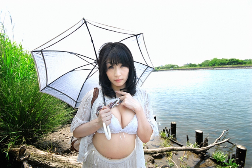 【BBA】工事中の現場に落ちてる濡れたエロ本みたいに夕飯の準備中なのに火照ってしまったむっちり熟女たち  パッケージ