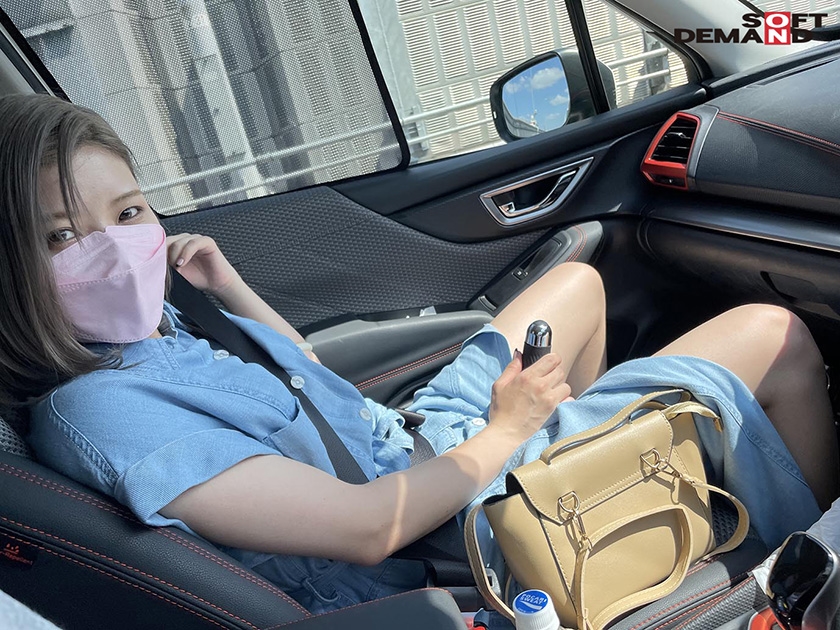 高速のSAで…路線バスで…営業中のBarで…、絶対にバレてはいけない場所でのお漏らしSEX 東京都台東区■■商店街 色白金髪バーテンダー 結菜さき(仮名・23歳)2度目のAV出演  パッケージ