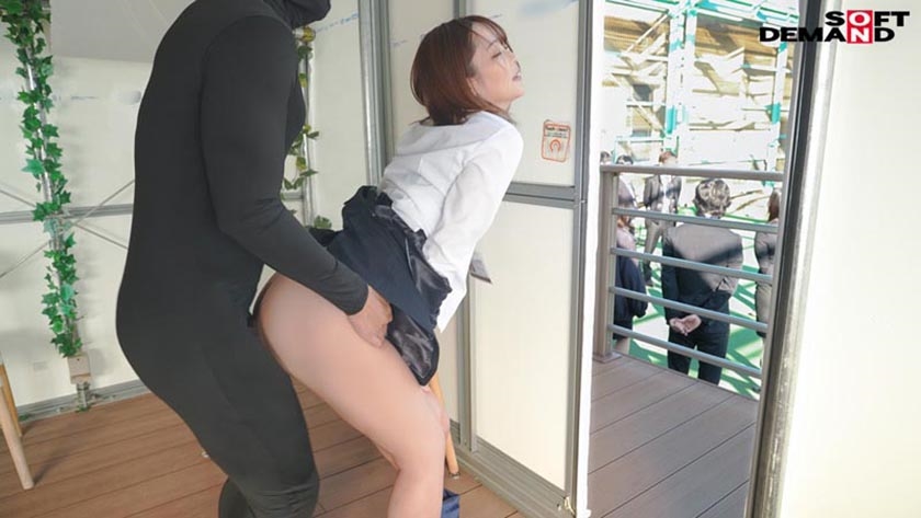 SOD女子社員 絶頂！イキまくり会社説明会2024 計85回漏らしても絶対に攻めを緩めない誘発オルガスムス連撃研修 幹部候補3名は強靭な責任感で会場をイキ汁びたしにしても諦めずバレない様に潮噴きと気持ち良さを堪える震えた声でSODの魅力発信を繰り返す・・・ 寺門沙耶香 小清水真紀 長谷川音映  パッケージ