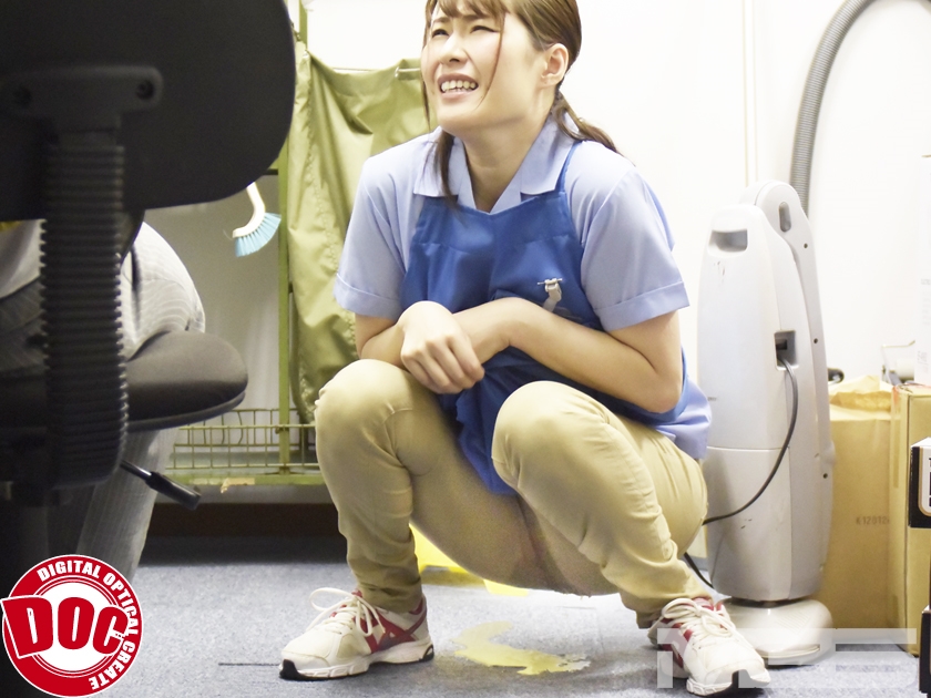 上司の恫喝に次第に反応し失禁する程興奮する変態ドMパートレディ  パッケージ