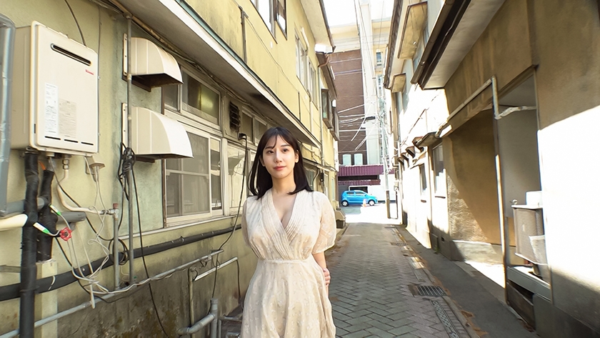 いいなり美人妻  明るくて性格良しの美ボディ若妻 江莉27歳  パッケージ