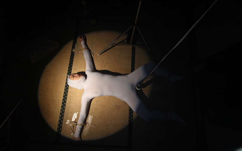 (羞恥)ババコス！(BBA)松坂◯子似のムチムチ巨乳奥さんを◯波レイにしてヤりたい放題してみた件(中田氏)前編 三雲ゆり子奥様 47歳  パッケージ