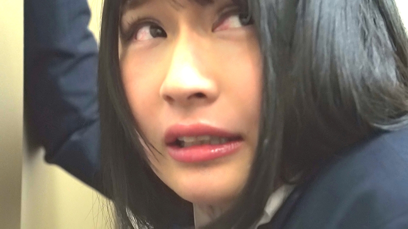 緊急停止エレベーターに 閉じ込められた二人 優梨まいな  パッケージ